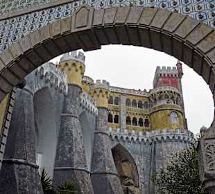 Durch das Tor gesehen