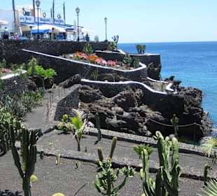 Hafen mit Restaurants