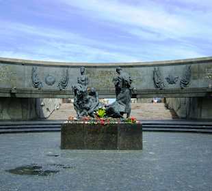 Pomnik bohaterskich obrońców Leningradu