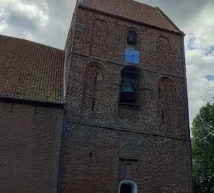 Schiefer Turm von Suurhusen in Emden,