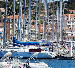 Rundgang durch den Yachthafen von Bandol