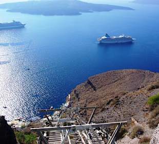 Santorin selbst im Bild Landschaft, Stadt