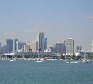 Blick auf den Kreuzfahrthafen