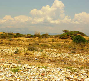Fußweg zum kleinen Hafen Schuhe wichtig!