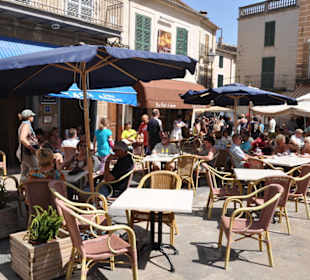 Terrasse am Markttag (Mittwoch vormittag)