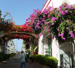 Kleine Straße von Puerto de Mogan