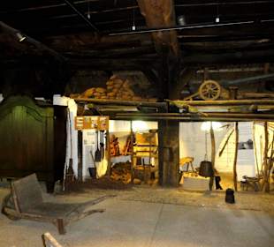 Exponate aus der Diele des Bauernhauses