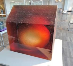 Exponate des Museums für Modernes Glas