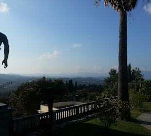 Achillion Garten, Ausblick auf Korfu
