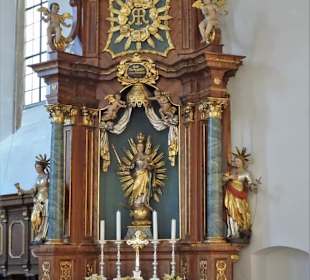 Nebenaltar im Seitenschiff