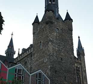 Blick zum Granusturm, dem östlichen Rathausturm