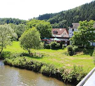 Ansicht vom Fluß aus