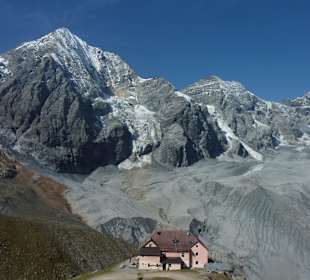 Schaubachhütte mit Ortler