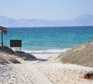 Strand mit deutschem Restaurant