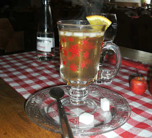 Weißer Glühwein in der Burgschänke