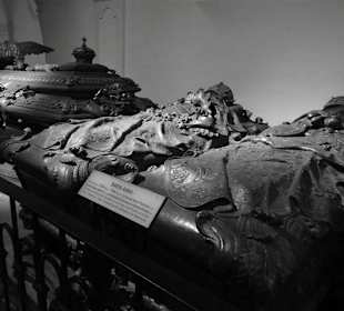 Reichliche Verzierungen