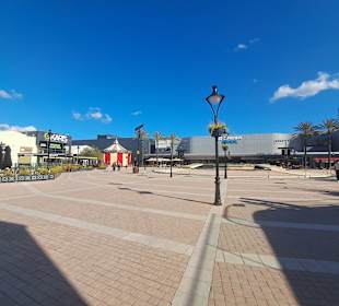 Festival Park Outlet Center