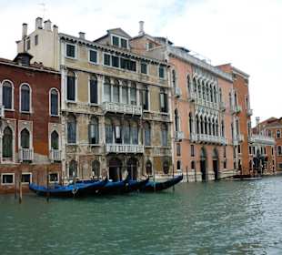 Fassaden Venedigs vom Vaporetto aus gesehn