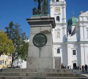 König MaXIMILLIAN I Joseph auf dem Domplatz