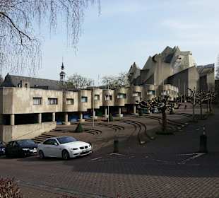 Gemeindezentrum und Wallfahrtsdom