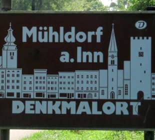 Werbetafel am Ortseingang