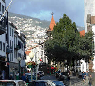 Bitte beschreiben Sie, was auf Ihren Bildern zu se