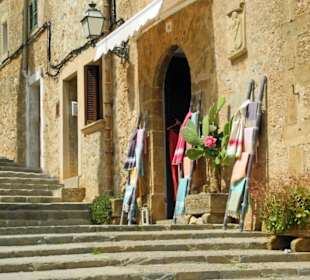 Auch Händler gibt es beim Aufstieg