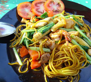 Abendessen neben dem Hotel JW Marriott Khao Lak Resort & Spa