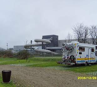 Die Rutsche mit Wohnmobil-Parkplatz!