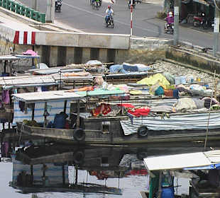 Schiffanlegeplatz - Lastschiffe