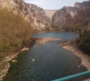 Der Staudamm vom Green Lake 