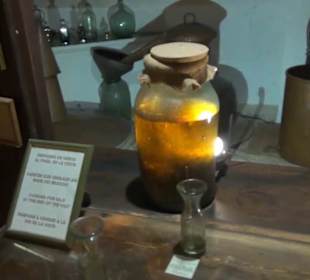 Erdgeschoss - Destillieranlage für Kräuter + Likör