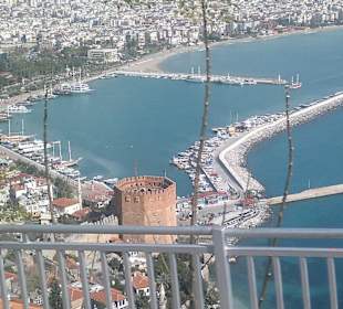 Blick auf den Hafen von Alanya