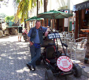 Veit vor einer Sportsbar