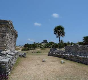 Weg am Freskentempel