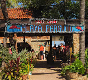 Restaurant und Zugang zum Strand