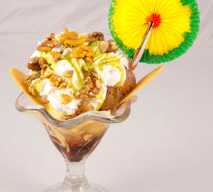 Yummy Yummy at Pabisa Beach Club