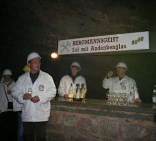 Weinprobe im Stollen