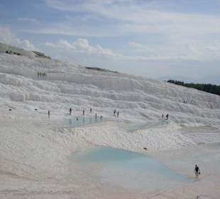 Barfuß über den warmen Berg 