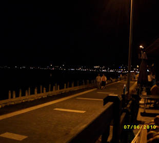 Strandpromenade bei Nacht 