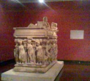 Семейное надгробие