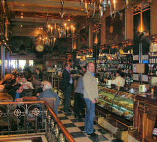 traditionelles Cafe im Bereich Chiado