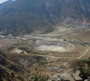 Blick auf den Vulkankrater von Nisyros