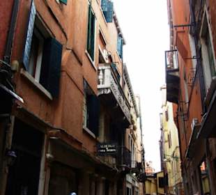 Hausgassen-Fronten der Häuser