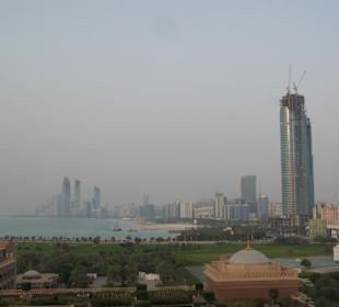 Blick auf ganz Abu Dhabi