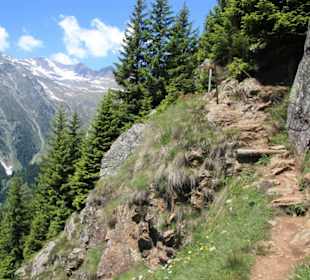 Am Weg - teilweise Schwindelfreiheit vorausgesetzt