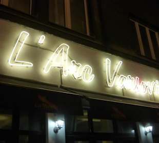Eingang zum Restaurant L'Arc Varsovie