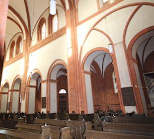 Blick in das Kirchenschiff