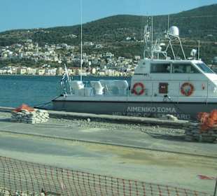 Am Hafen von Samos Stadt