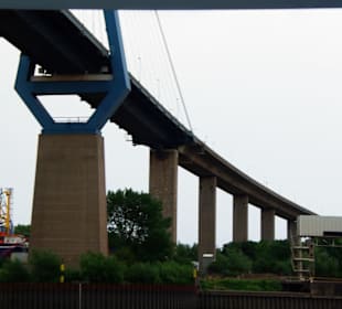 Alles über dem Hafen